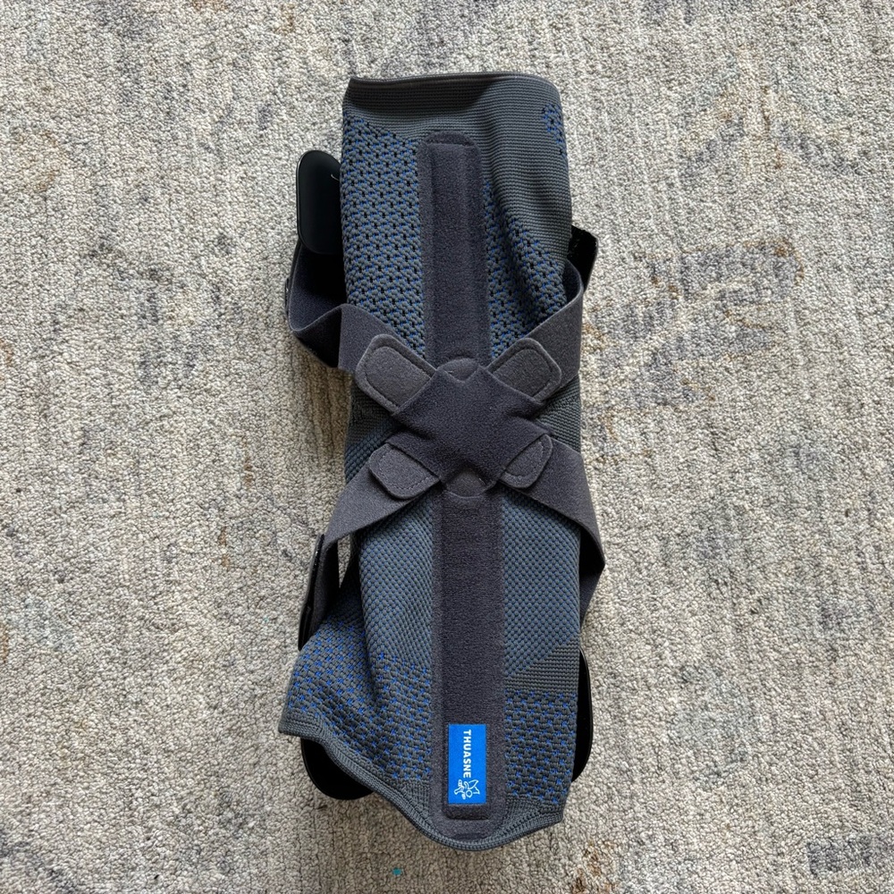 THUASNE NIB ACTION RELIEVER Blue Knee Brace Size 4 - Picture 6 of 9